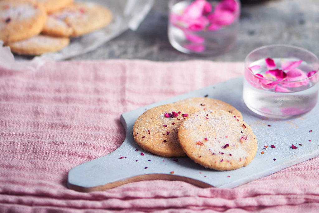 Cinnamon and rose shortbread