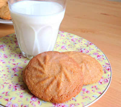 Small Batch Peanut Butter Cookies