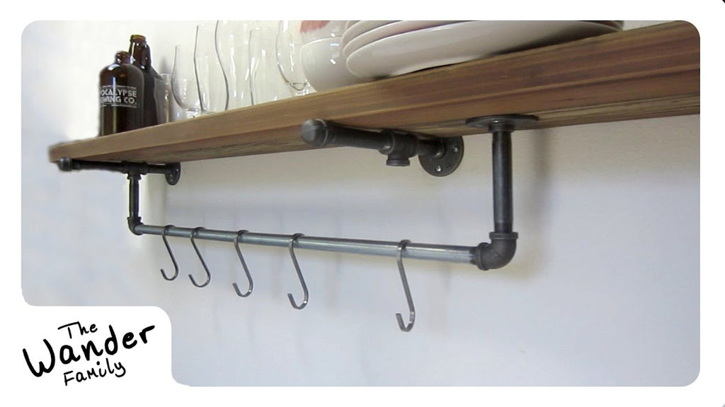 I built this industrial vintage sustainable shelf using only reclaimed wood and metal piping